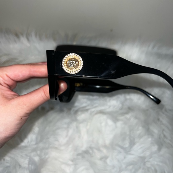 Black Medusa Crystal Sunglasses - Picture 3 of 4